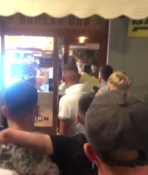 Termoli, caos prima dell’ordinanza: locale chiuso e “daspo”