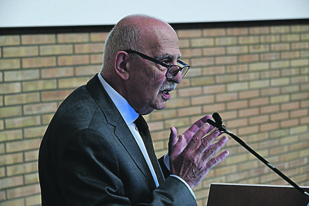 Sempre meno numerosi e più anziani, ma l’economia lancia segnali: ripartire si può