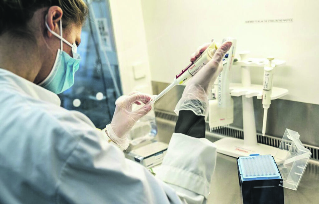 Dodici nuovi contagi, si alza l’allerta per le varianti