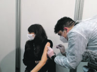 Vaccino di massa sulla costa, sotto il Matese e nella Valle del Volturno: domani e domenica tour de force per coprire tutti con le prime dosi