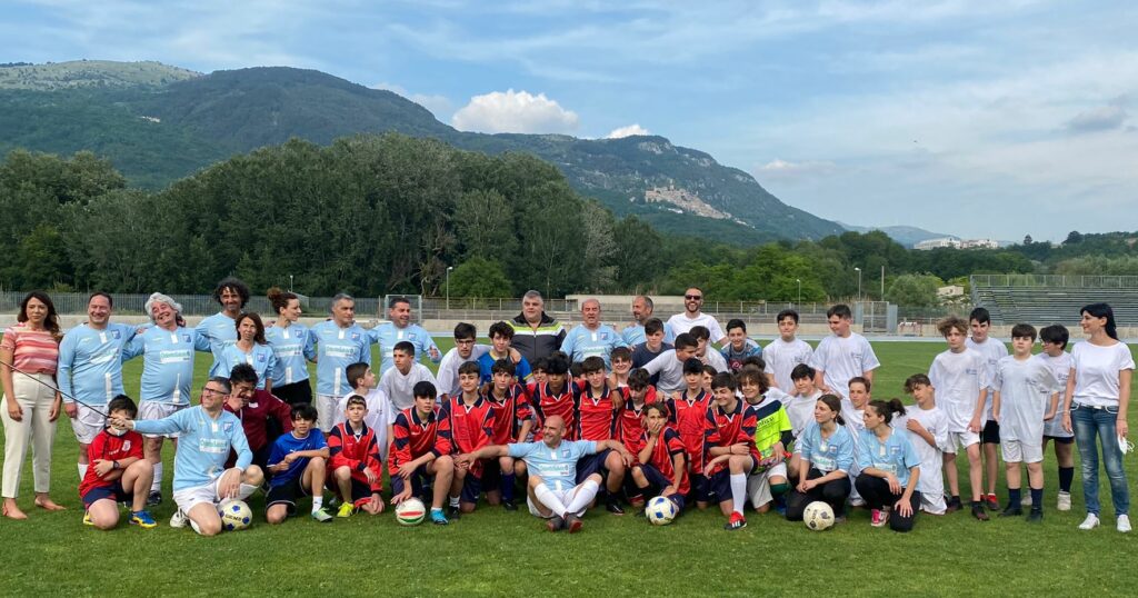 Prof contro studenti: al Lancellotta di Isernia il primo calcio alla pandemia