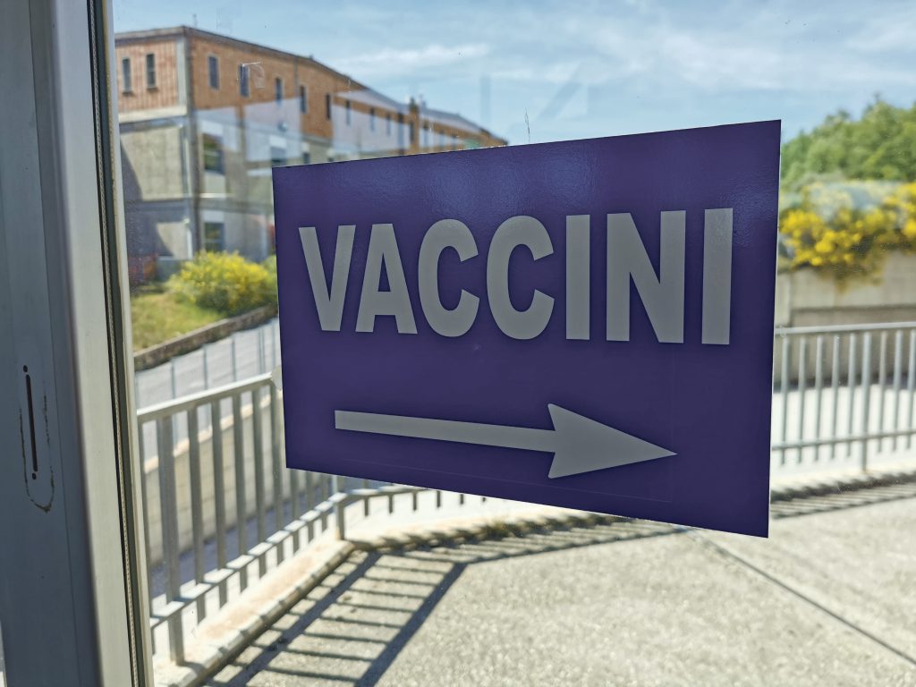 Ultimo miglio, al via le adesioni alla campagna anti Covid per chi ha dai 20 ai 29 anni