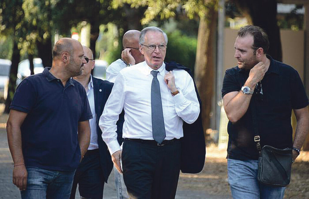 Il segretario del Partito Democratico, Guglielmo Epifani, alla festa del partito a Livorno, 22 luglio 2013.
ANSA/FRANCO SILVI