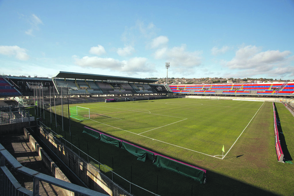 Abbonamenti, priorità ai tifosi ‘a occhi chiusi’: ecco i dettagli dello stadio a 7.500 posti