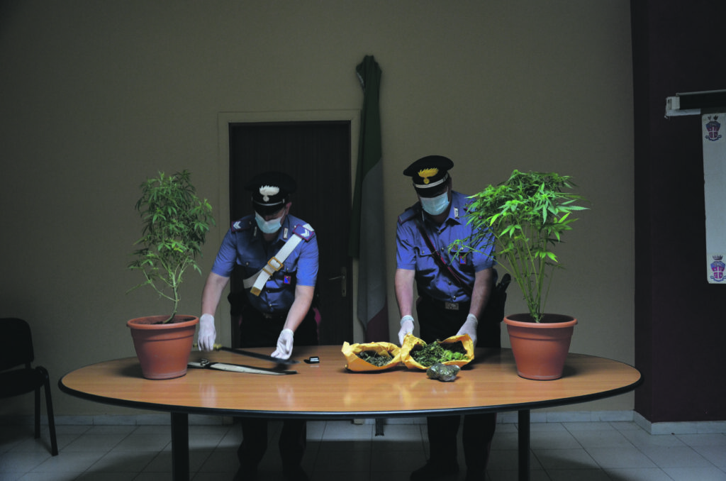 Larino, uniti dall’amore e dalla marijuana: arrestati