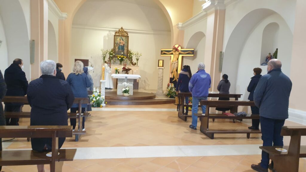 Ladro incappucciato ripulisce le cassette delle offerte alla Madonna a Lungo