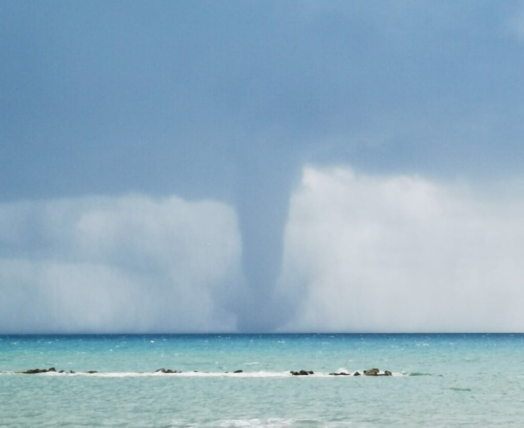 Il maltempo mette in ginocchio la costa