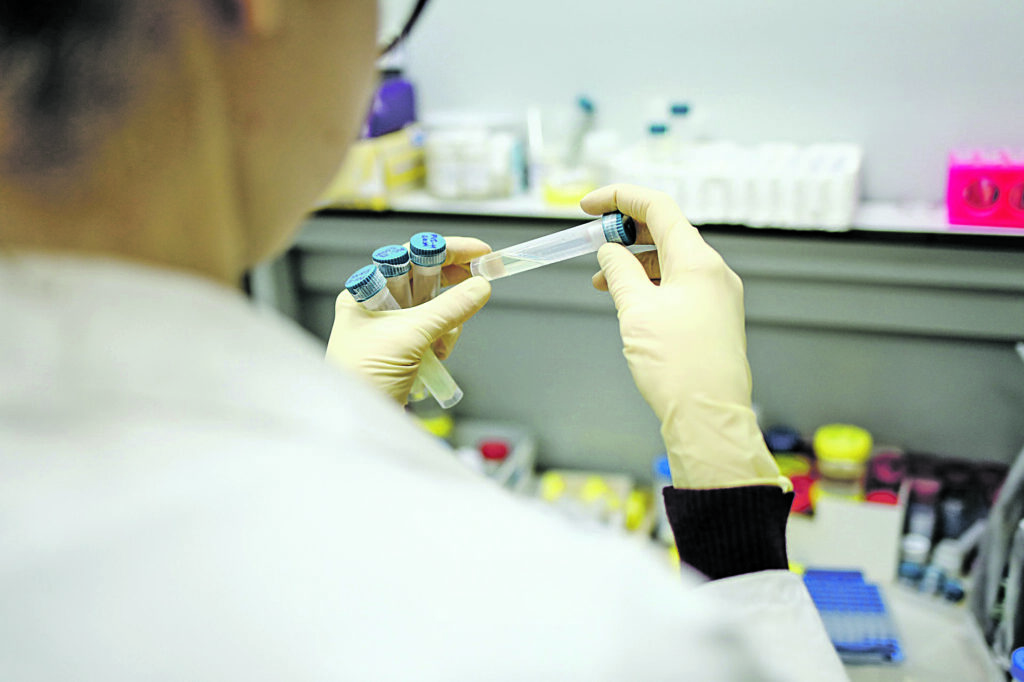 I guariti doppiano i nuovi contagi, ma il dato dell’incidenza sale a 21,9