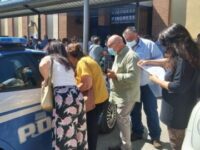 Vaccini, in fila al caldo. L’Asrem si appella ai cittadini: rispettate l’orario di convocazione