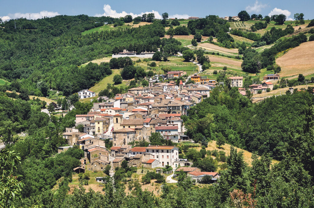 Spinete punta dritto sulla scuola: ricetta anti spopolamento