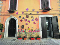 A Trivento ‘la casa delle farfalle’, l’ultima “trovata” delle uncinettine