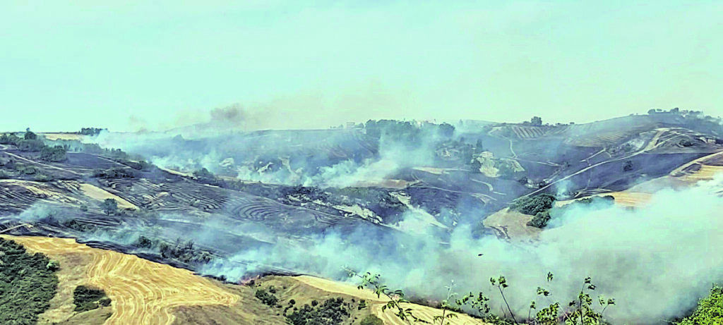Il Molise continua a bruciare: ‘inferno’ tra Pietracupa, Salcito e Fossalto