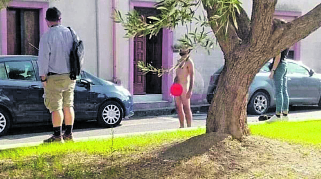 Si “esibisce” nudo per strada, 39enne di Campobasso nei guai