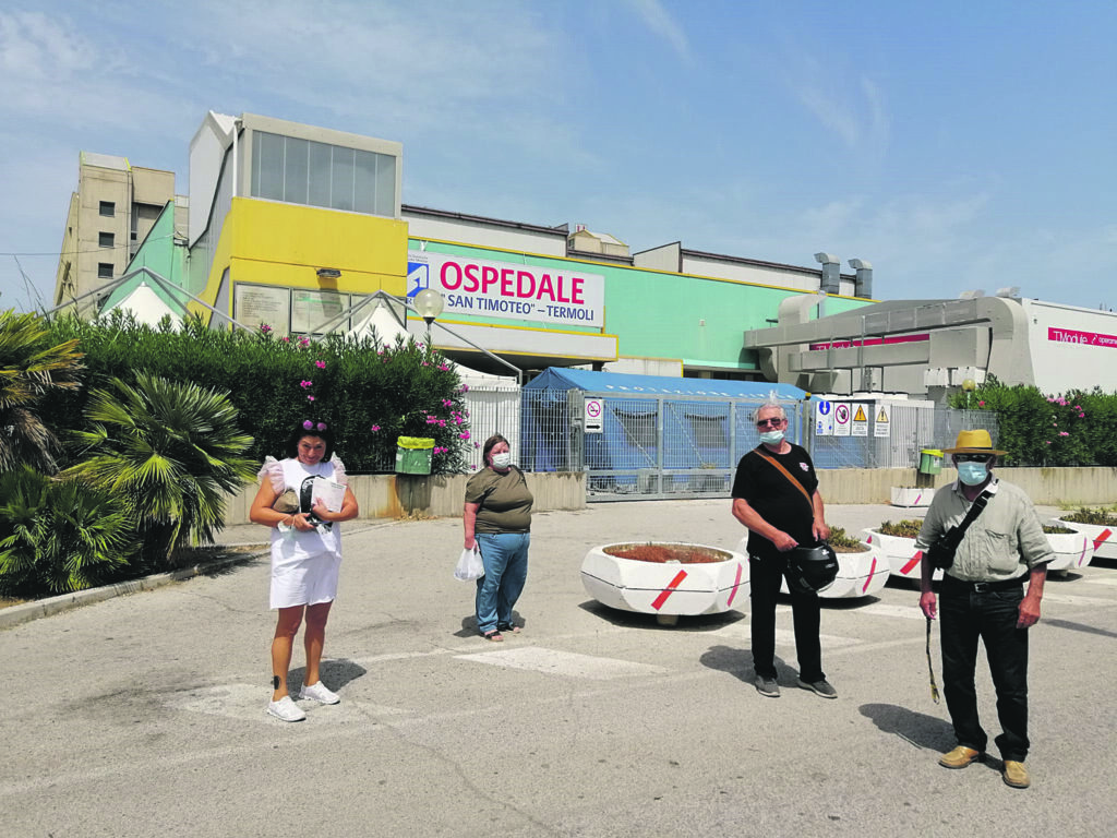 Esami prenotati e referti da ritirare, ma restano fuori dall’ospedale: cancelli chiusi a San Basso