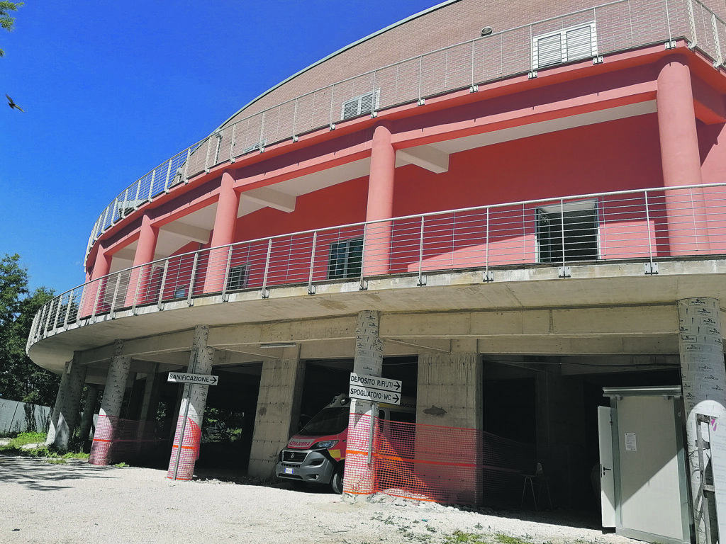 Covid hospital, Florenzano ammette: criticità da superare, presto la mia relazione