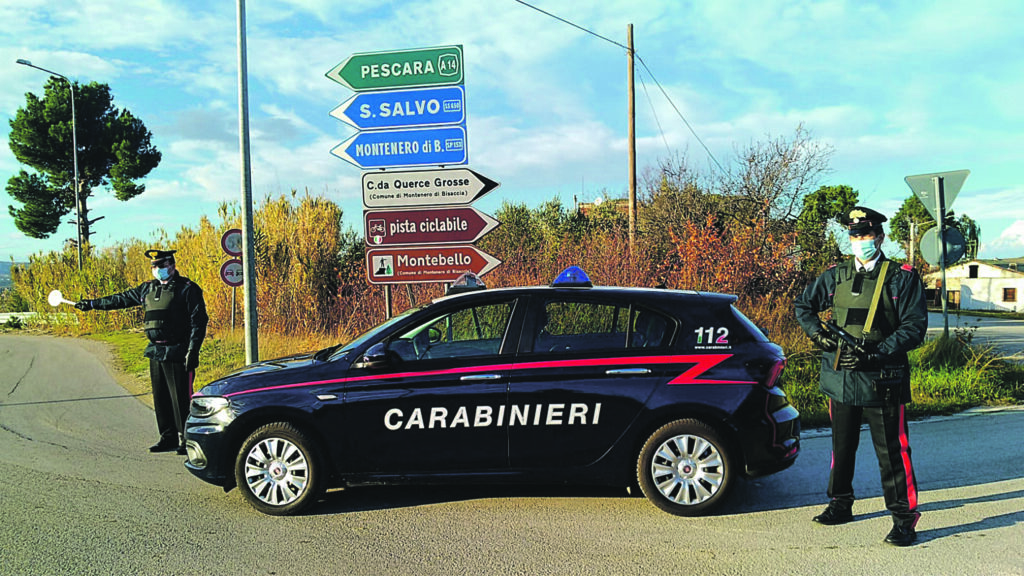 Montenero, prova a uccidere il rivale: 34enne finisce in carcere