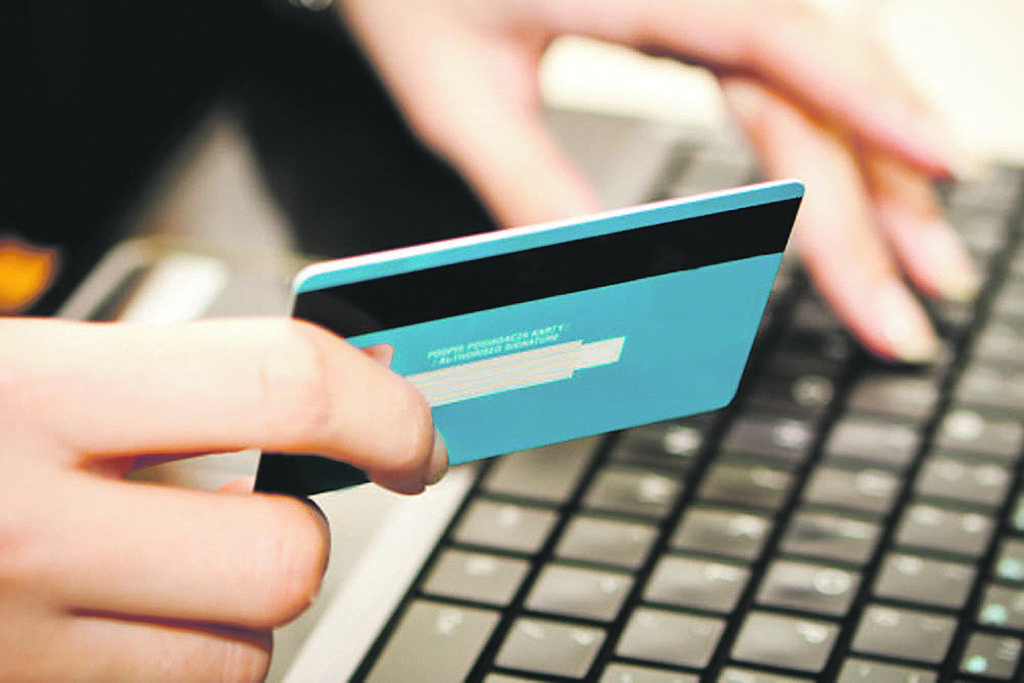 Campobasso, compra una console online ma viene truffato: la Mobile incastra un 24enne