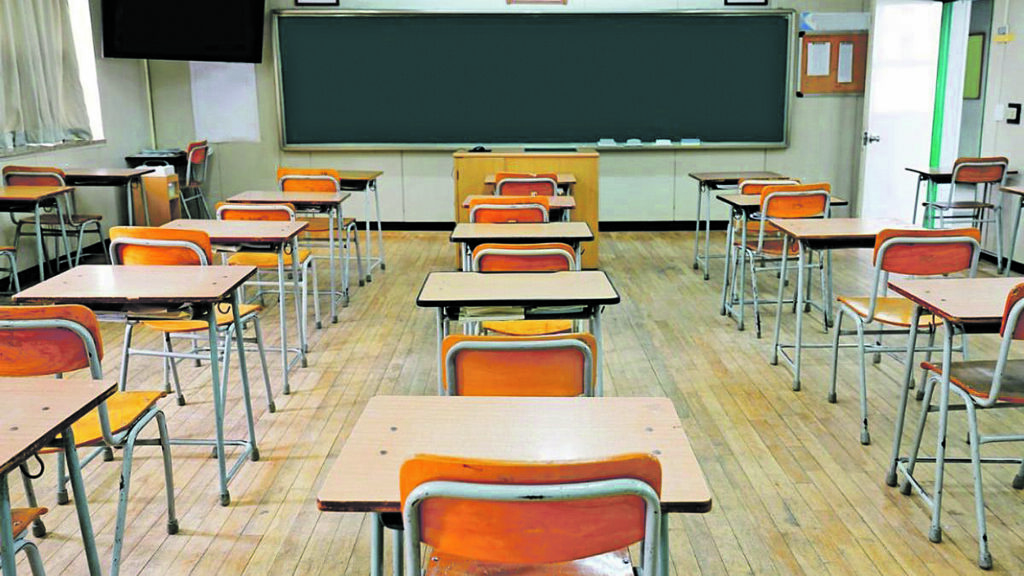 A lezione in aula, Toma e Micone salutano l’anno scolastico