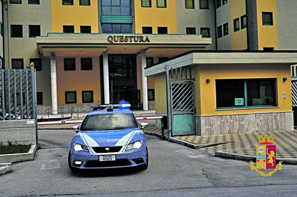Valle del Volturno. Peculato, falso materiale e falso ideologico: in quattro nella rete della Digos
