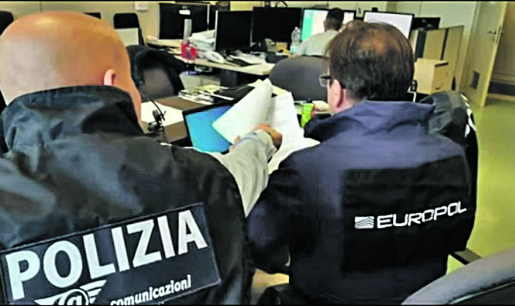 Frodi online e cyber riciclaggio: 18 fermi, un arresto a Pozzilli