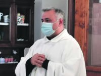 Trasferimento di don Peppino, le firme nelle mani di Bregantini: i fedeli ora confidano nel vescovo