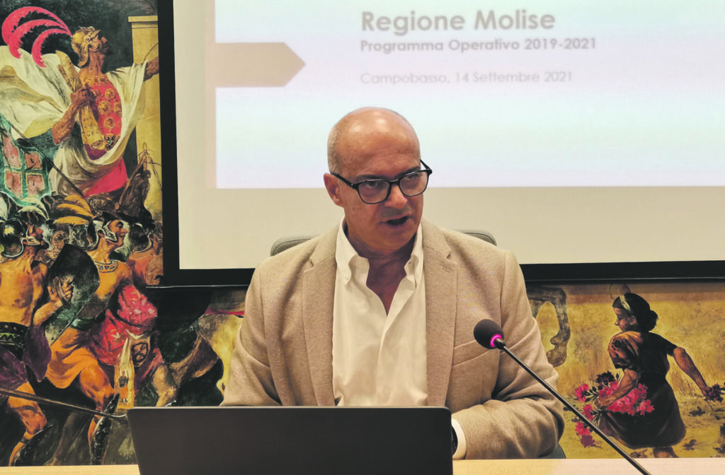 Nel centrodestra la guerra continua, Pd e 5s puntellano un «gran risultato»