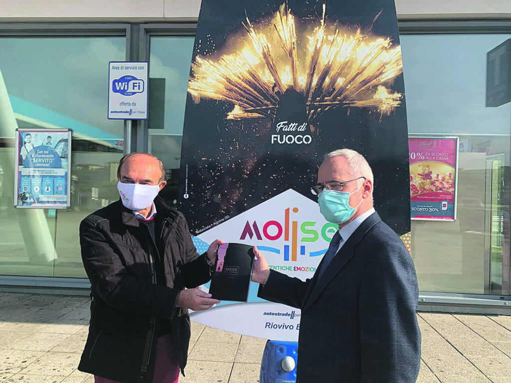 La montagna, lo sport e il fuoco: l’inverno molisano in mostra negli autogrill