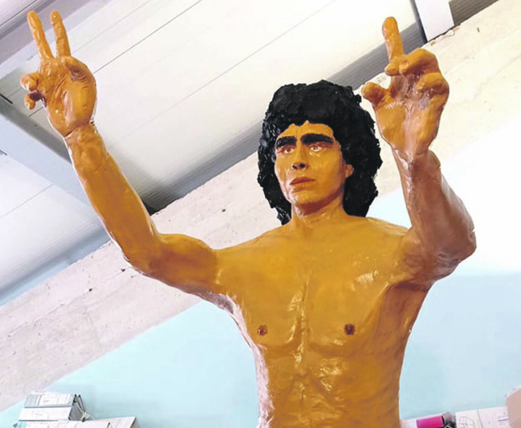 Castellino del Biferno celebra il ‘suo’ idolo, una statua per Diego Armando Maradona