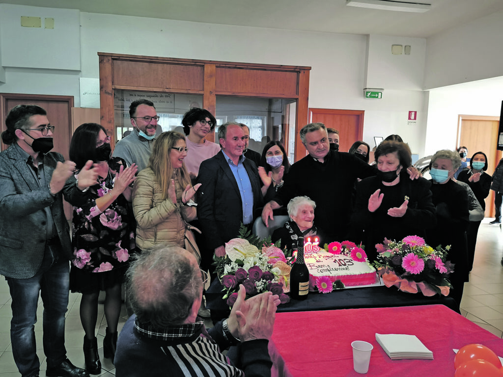 Testa, gambe e cuore: zia Mena ha tagliato il traguardo dei 103 anni