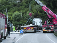 Mezzo pesante perde il carico, traffico in tilt sulla Statale Casilina