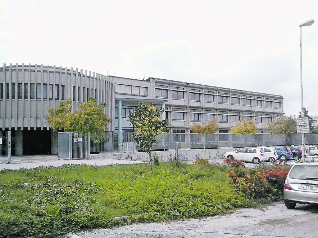 Il Covid torna tra i banchi, sei classi in Dad a Campobasso