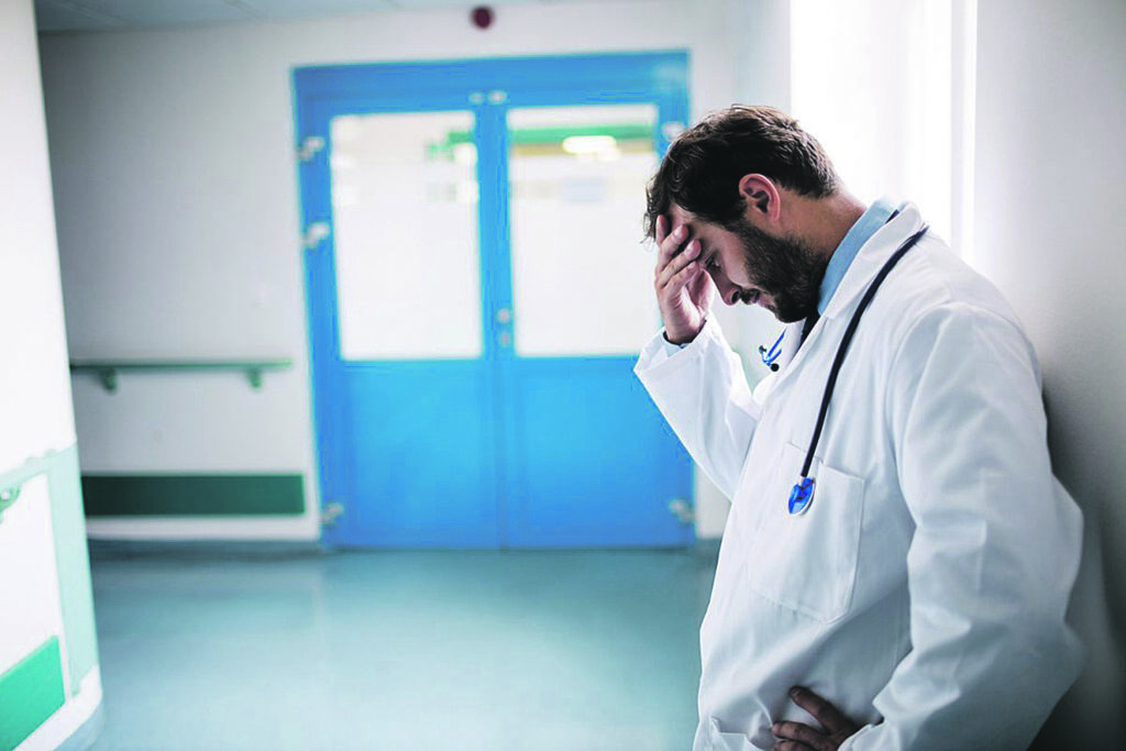 Ospedali pubblici, dieci medici lasciano in meno di tre mesi