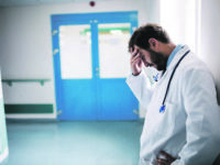 Ospedali pubblici, dieci medici lasciano in meno di tre mesi