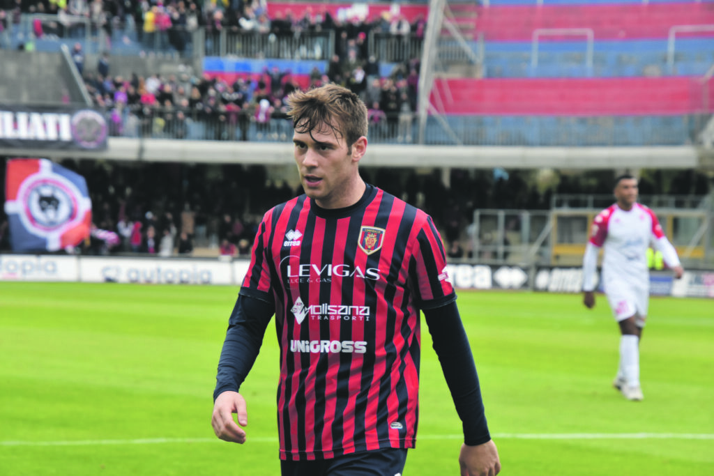 Menna si opera: fuori almeno un mese. Ladu e Di Francesco si avvicinano al rientro in campo