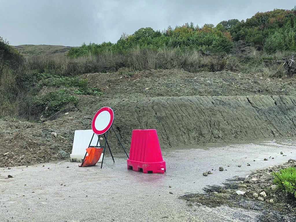 Fossalto, fango sulla provinciale e sulla strada comunale: rischia l’isolamento la contrada Campo Freddo