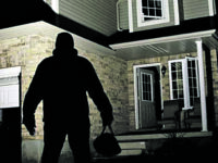 Venafro, svaligiate le ville di due noti professionisti: i malviventi si sono introdotti mentre i proprietari erano in casa a guardare la tv