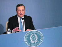 Mascherine Ffp2 e tamponi: le misure per «difendere la normalità raggiunta»