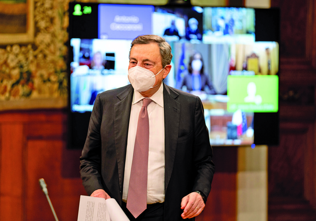 ‘Decreto festività’: mascherine all’aperto, Ffp2 sui bus e non solo e discoteche chiuse