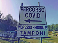 Pochissimi tamponi, Omicron però dilaga