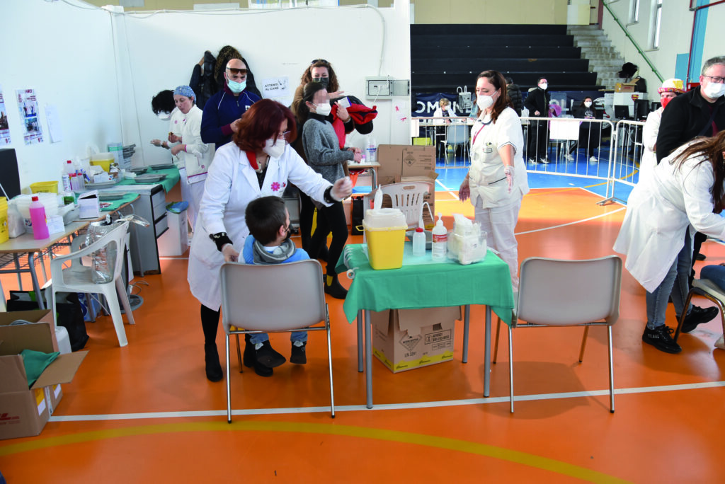 Boom di ‘baby vaccini’ al PalAirino: 710 dosi