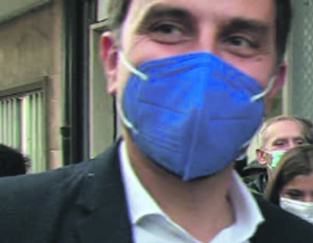 Isernia, la variante non risparmia il sindaco Castrataro: sto bene, lavoro da casa