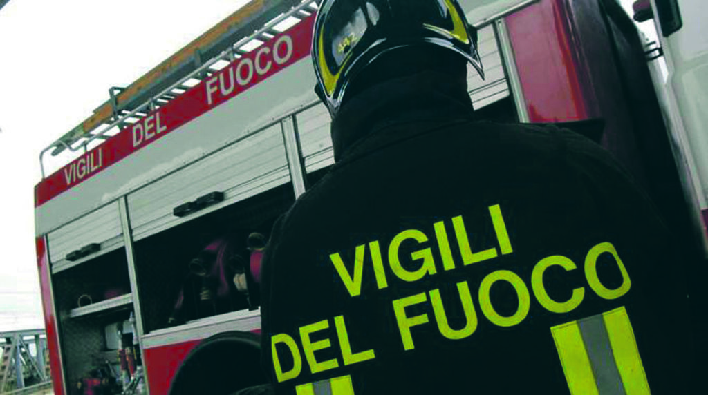 Campolieto, dà fuoco alla casa e minaccia di far esplodere tutto con una bombola di gas
