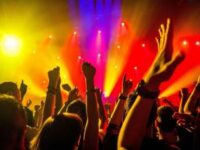 Discoteche chiuse e mascherine anche all’aperto fino al 10 febbraio