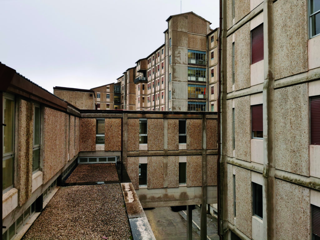 Muore un 77enne, altri 260 casi e 350 guariti