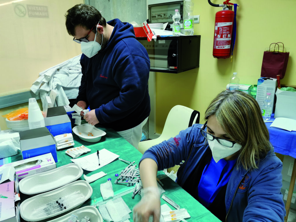 Via libera dall’Aifa: quarta dose di vaccino ai soggetti fragili