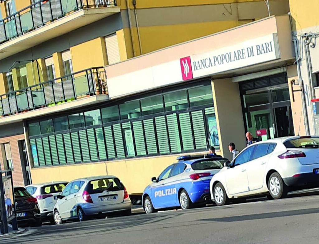 Termoli, volto coperto e taglierino rapina la Popolare di Bari