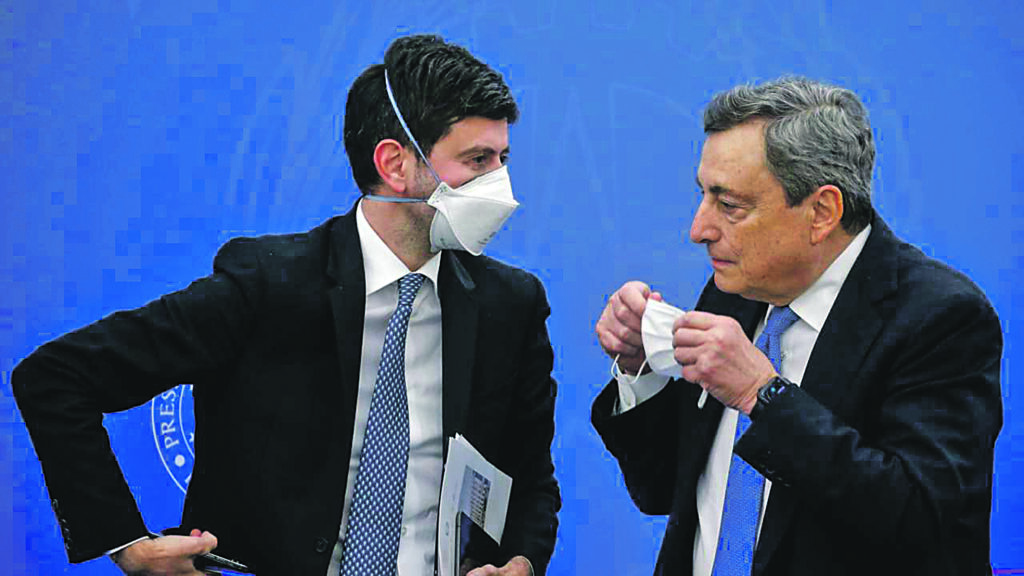 Mascherine e green pass, stop a partire da maggio: la road map per uscire dalle restrizioni