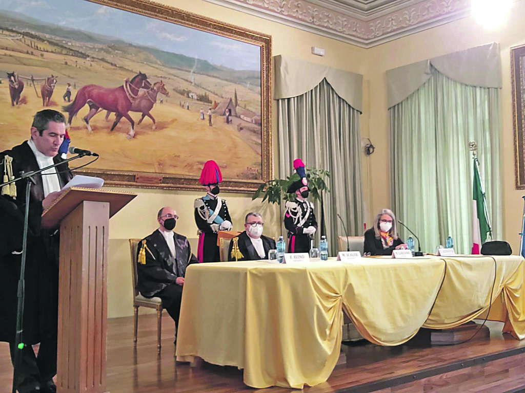 Reparti e prestazioni, ricorsi più che raddoppiati. Il presidente del Tar: guerra di tutti contro tutti