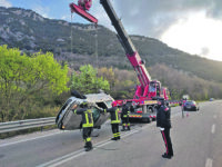 Pesche, finisce nel dirupo con l’auto: salvata dal poliziotto eroe