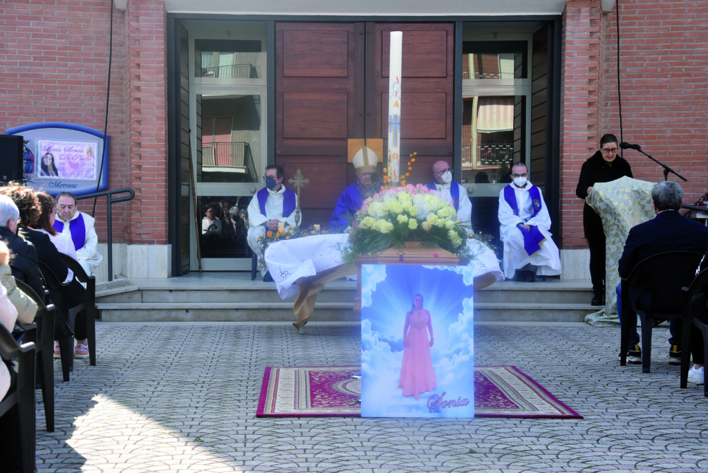 Petacciato. L’ultimo viaggio di Sonia, candida martire innocente della banalità del male